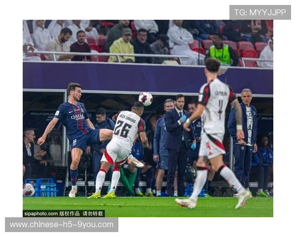 巴黎圣日耳曼领跑积分榜，恩里克战术变革初见成效