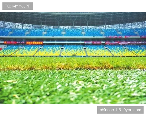 航拍镜头显示，成都凤凰山专业足球场上座率再创新高